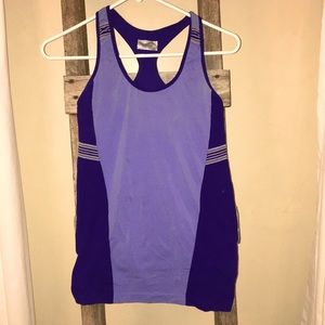 Athleta Tanktop.